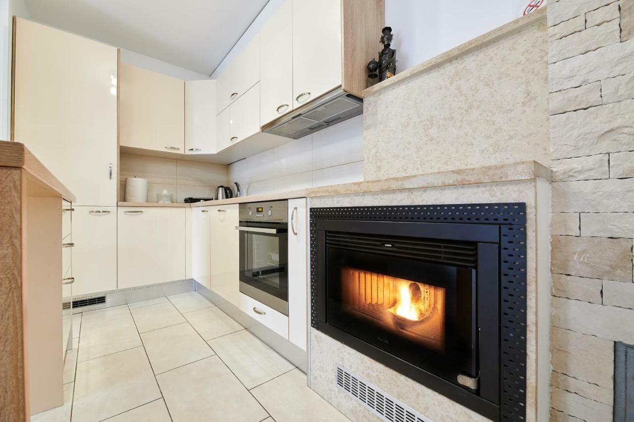 Apartman Leon Umago Esterno foto
