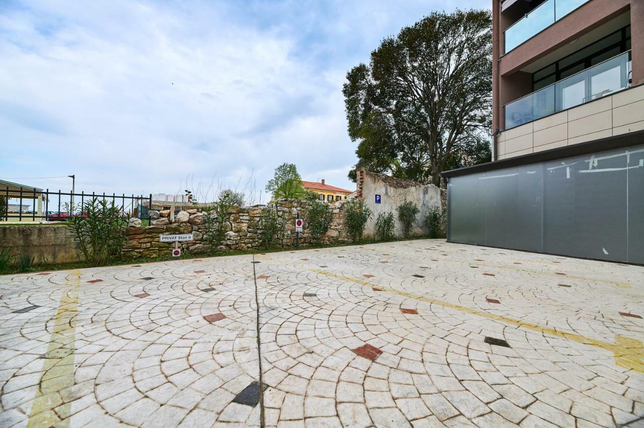 Apartman Leon Umago Esterno foto